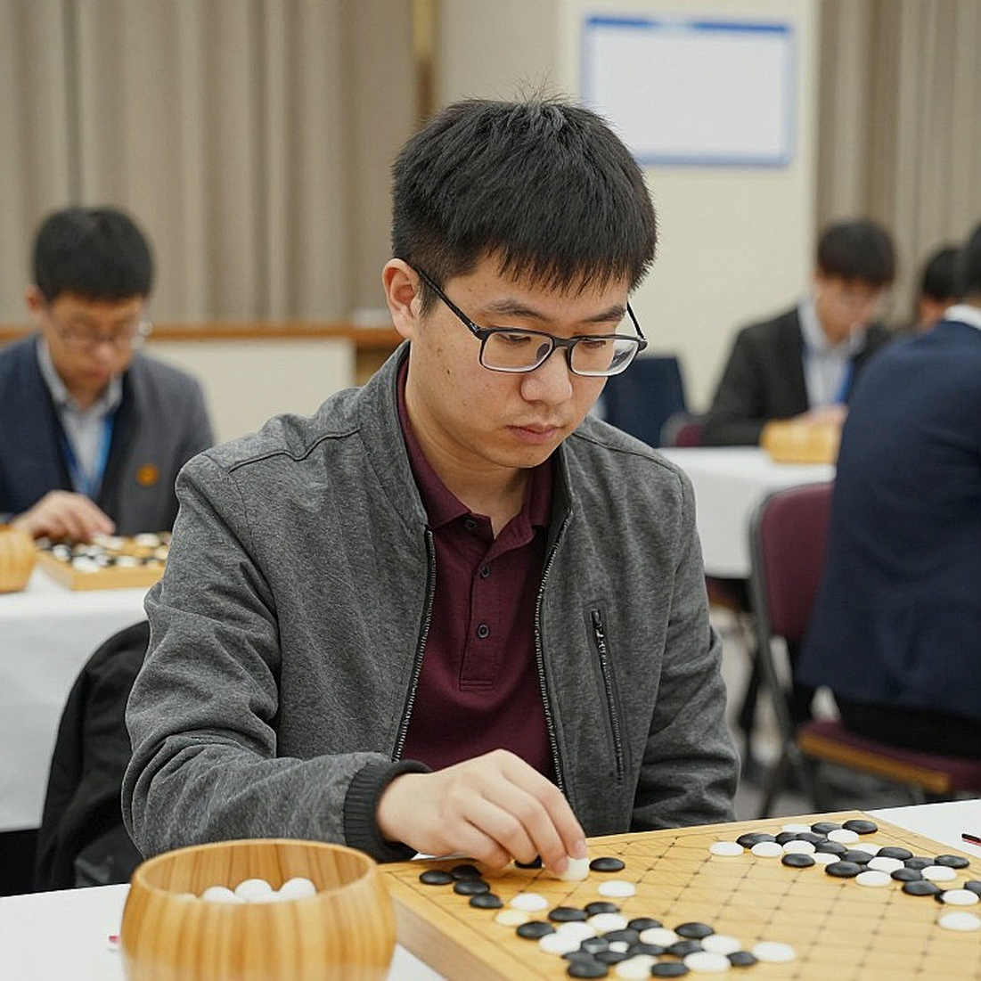 ChessBase Magazine 225: ván Sicily lóe sáng và khoảng trống sau tiêu đề Olympiad