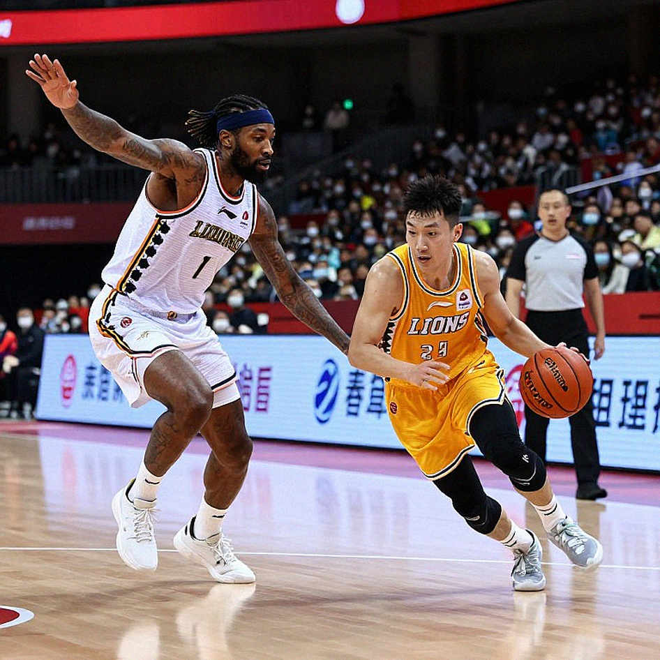 Türk Telekom thua Šiauliai ngay trên sân nhà ở lượt 3 bảng B EuroCup: dòng tiêu đề về Tim Schneider và khoảng trống dữ liệu phía sau