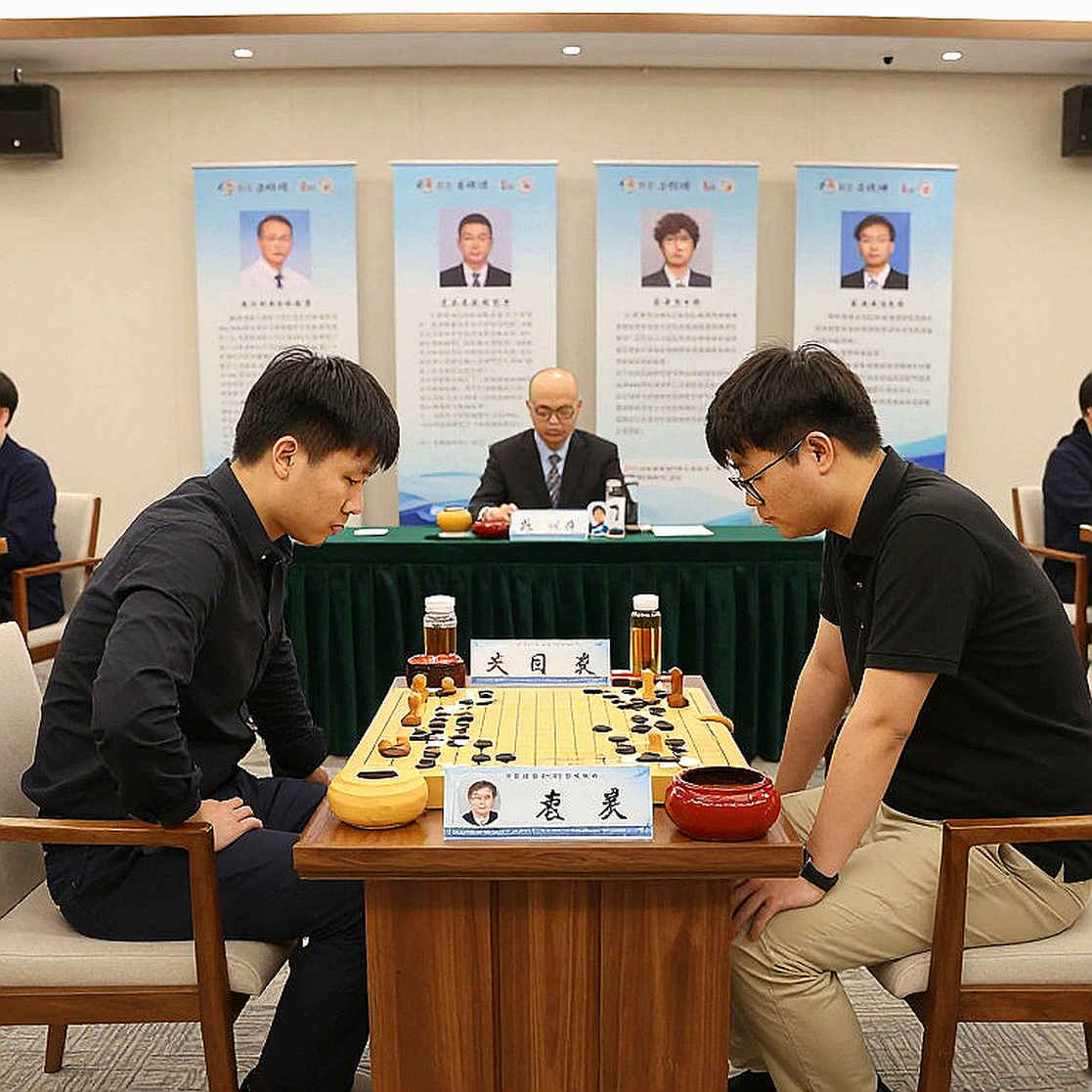 UzChess Cup 2026: Jacobson, Vakhidov và bài học từ một ván cờ ngắn