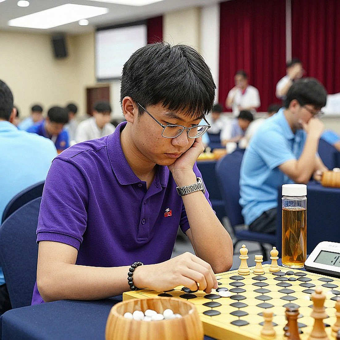 Vén màn tốc độ: Từ Prague Festival đến ChessBase Magazine #225 — Nơi những thế hệ cờ vua giao nhau